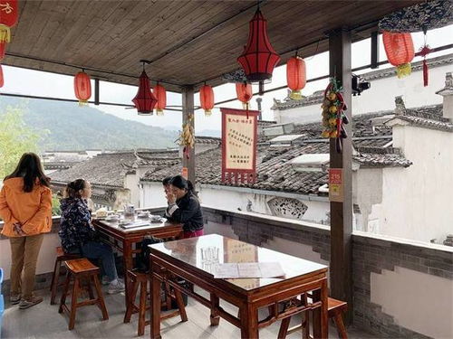 安徽黃山黟縣宏村聚八方徽菜餐廳,營業三十余年的傳統名菜老店